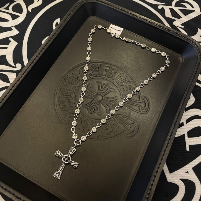 Ch**me He**ts necklaces